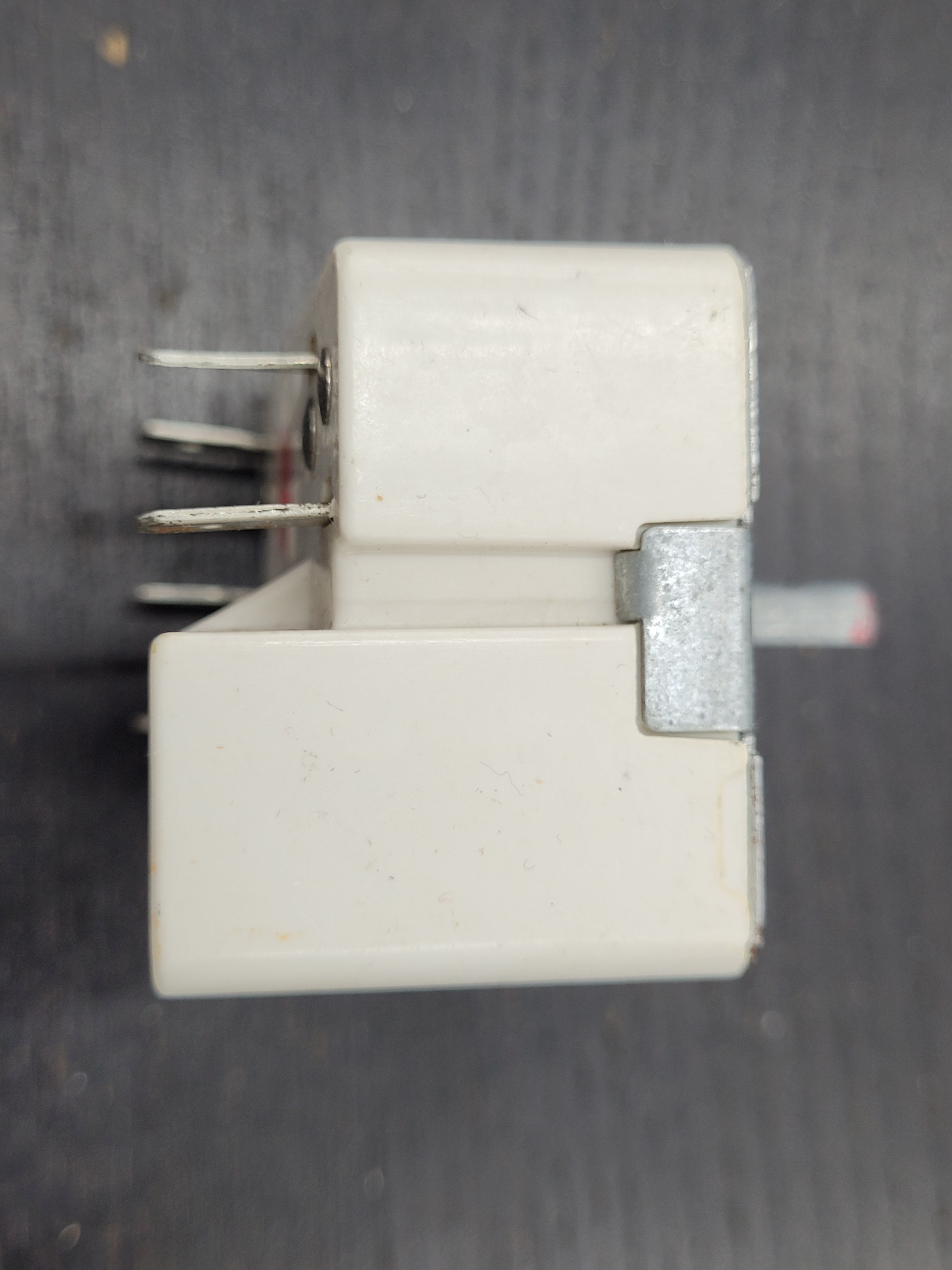 Whirlpool Stove Surface Element Control Switch 7403P372-60 Whirlpool Stove Surface Element Control Switch 7403P372-60